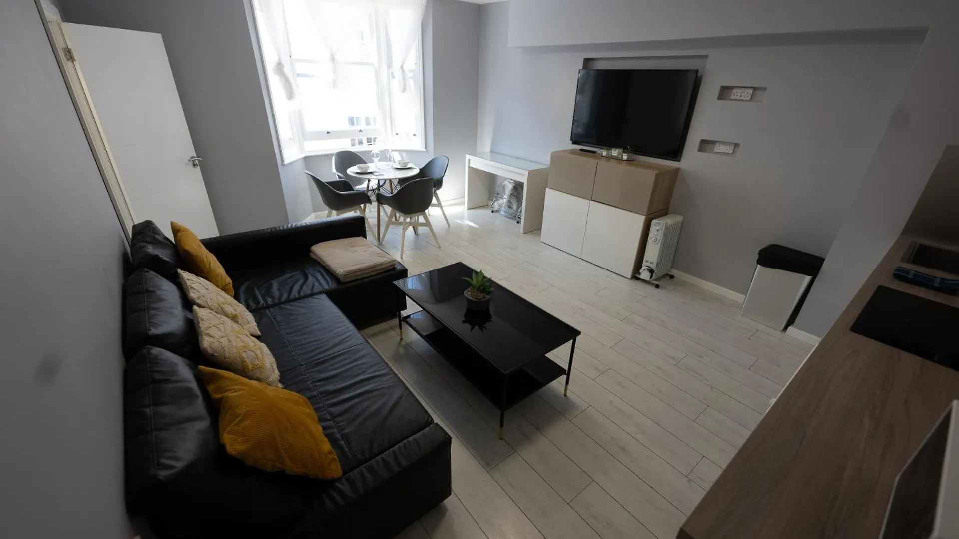 Central Brighton Modern One Bed Apartments