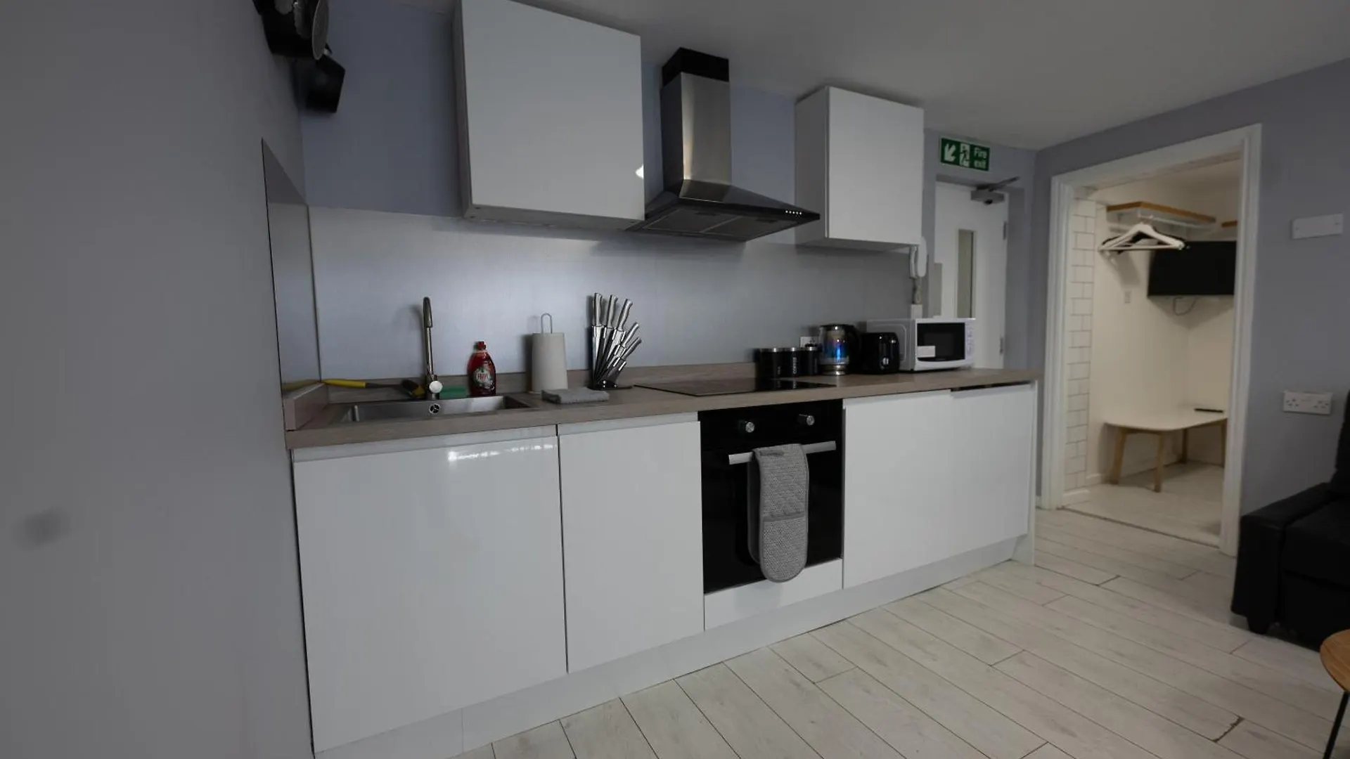 Central Brighton Modern One Bed Apartments 0*,  영국