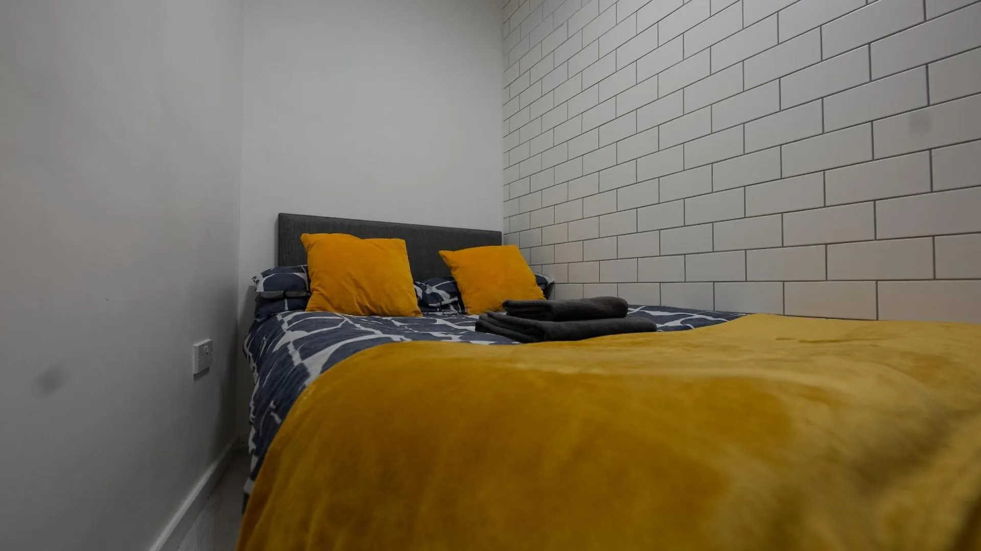 Central Brighton Modern One Bed Apartments 0*,